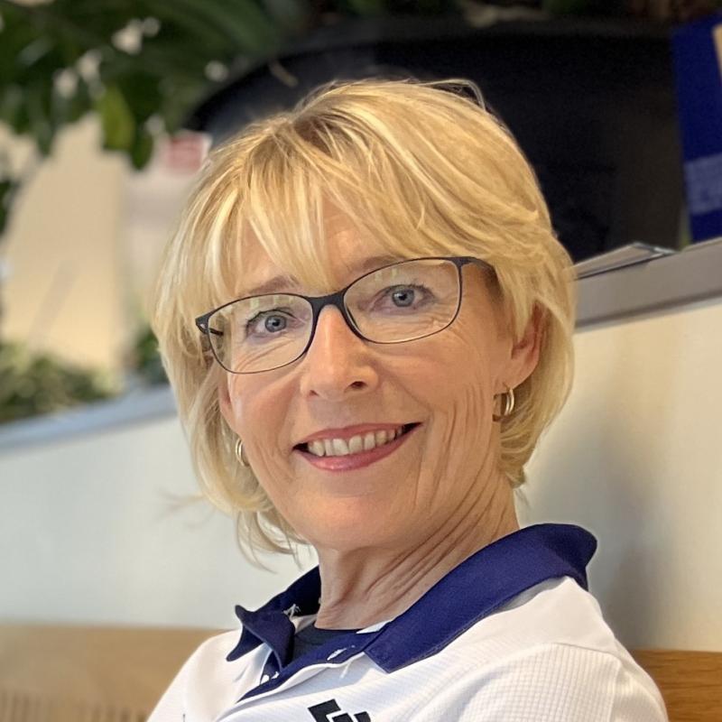 Gisela Portrait im Liegestudio Wien